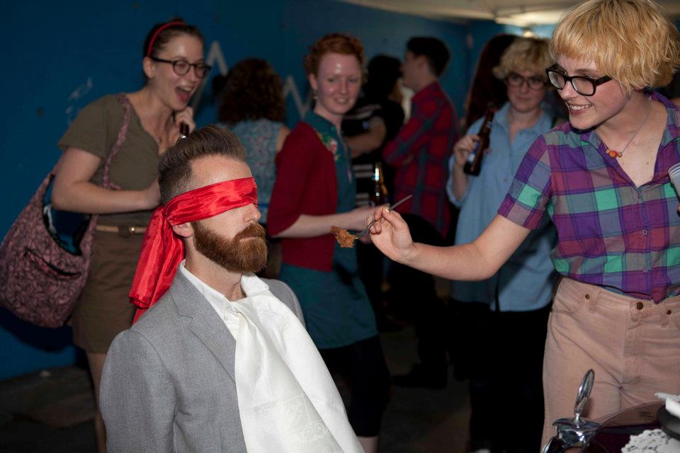 423634_365545526799991_1502735641_n